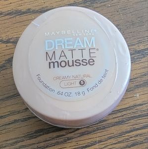 Maybelline Creamy Natural (Light 5) DREAM MATTE® MOUSSE FOUNDATION